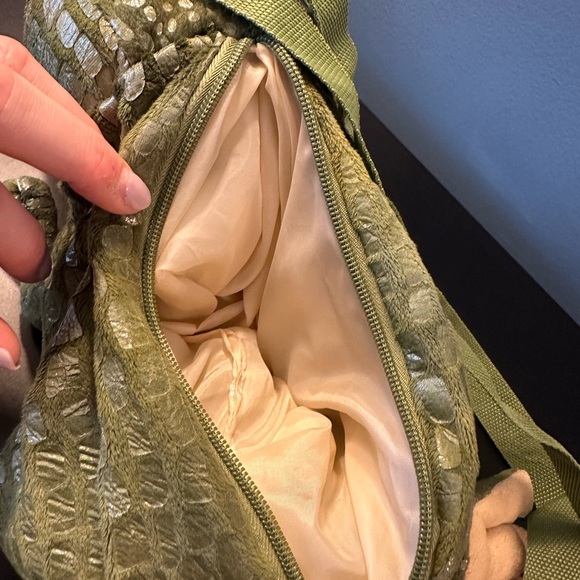 NWT dinosaur backpack - Picture 2 of 5